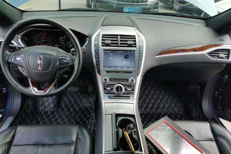 Used Lincoln MKZ 2019 2.0T Luxury Edition China VI Standard Center Console