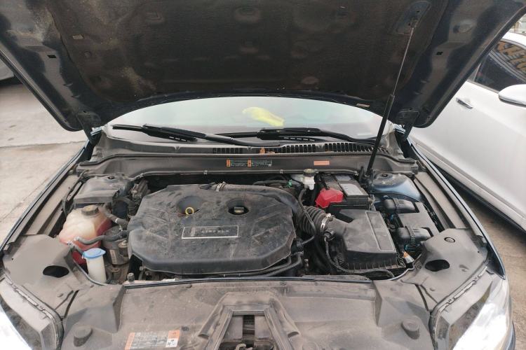 Used Lincoln MKZ 2019 2.0T Luxury Edition China VI Engine Bay