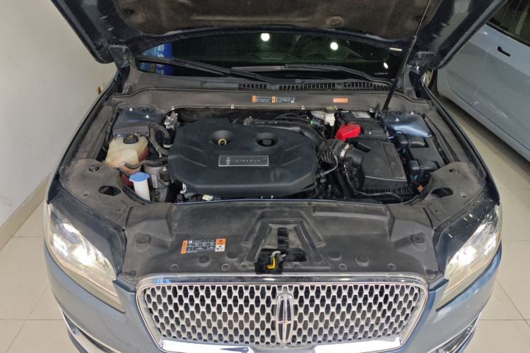 Used Lincoln MKZ 2019 2.0T Luxury Edition China VI Engine Bay