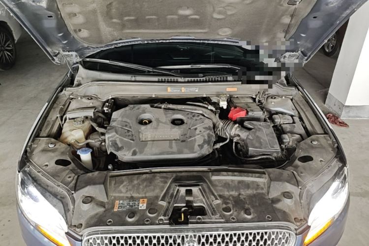 Used Lincoln MKZ 2019 2.0T Luxury Edition China VI Engine Bay