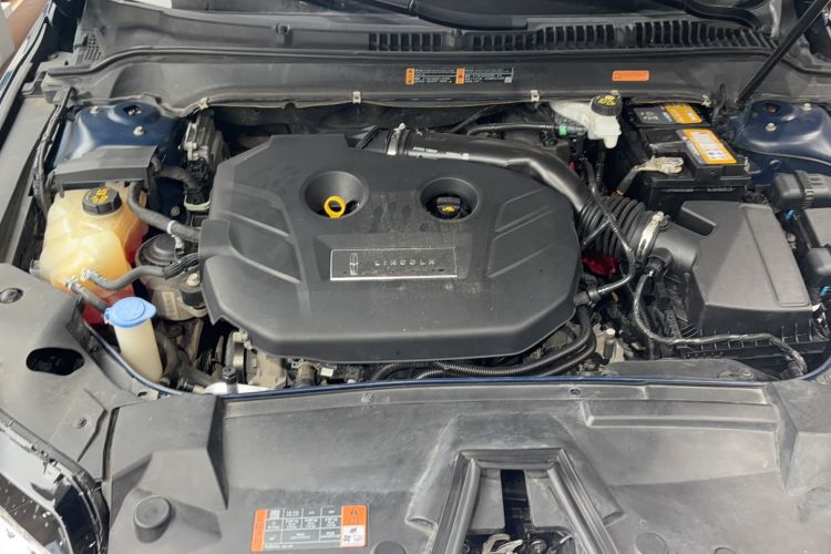 Used Lincoln MKZ 2019 2.0T Luxury Edition China VI Standard Engine Bay