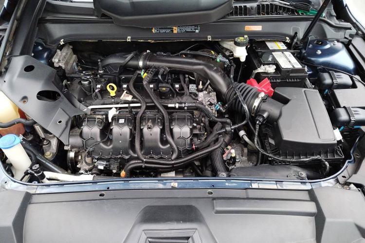 Used Lincoln MKZ 2019 2.0T Luxury Edition China VI Engine Bay