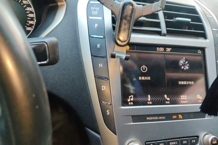 Used Lincoln MKZ 2019 2.0T Zunyue Edition China VI Standard Gear Lever