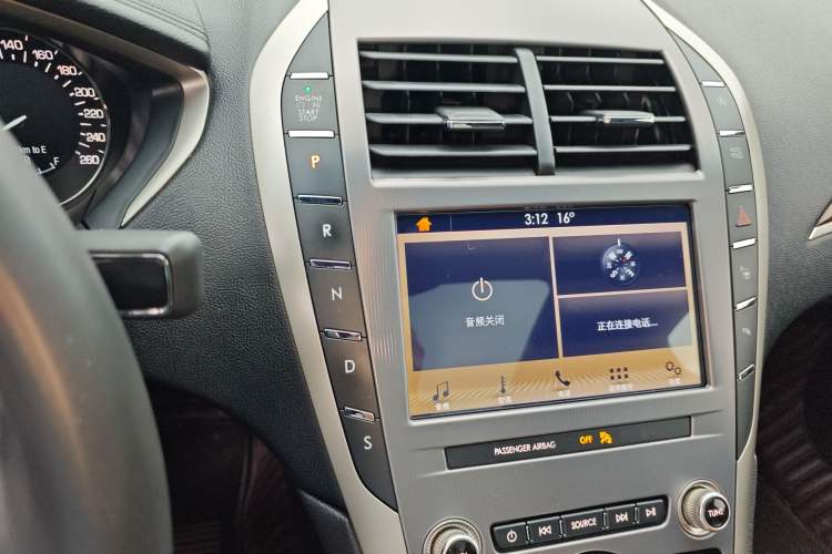 Used Lincoln MKZ 2019 2.0T Luxury Edition China VI Standard Gear Lever