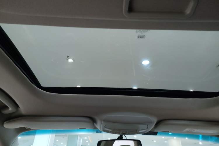 Used Lincoln MKZ 2019 2.0T Luxury Edition China VI Headliner