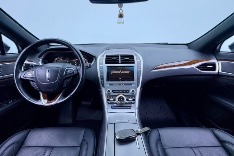 Used Lincoln MKZ 2019 2.0T Luxury Edition China VI Standard Interior 3
