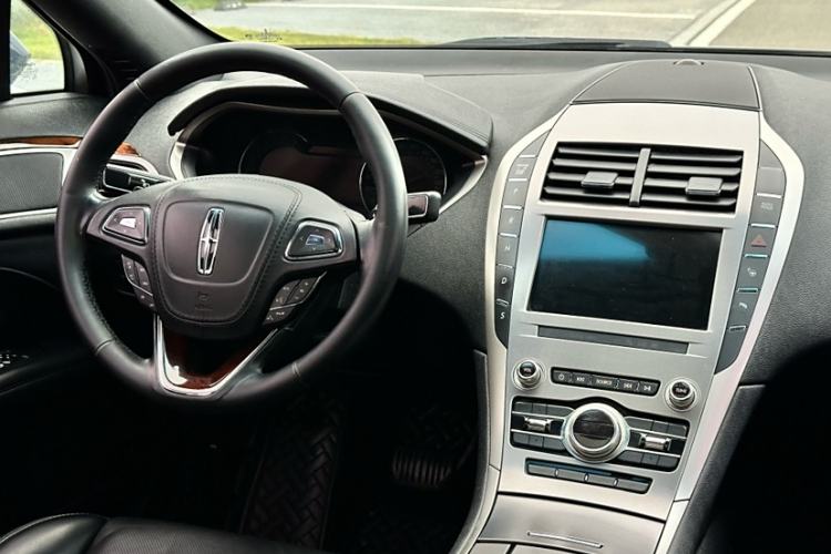 Used Lincoln MKZ 2019 2.0T Luxury Edition China VI Standard Interior 3