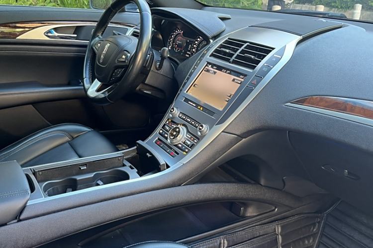 Used Lincoln MKZ 2019 2.0T Luxury Edition China VI Interior 4