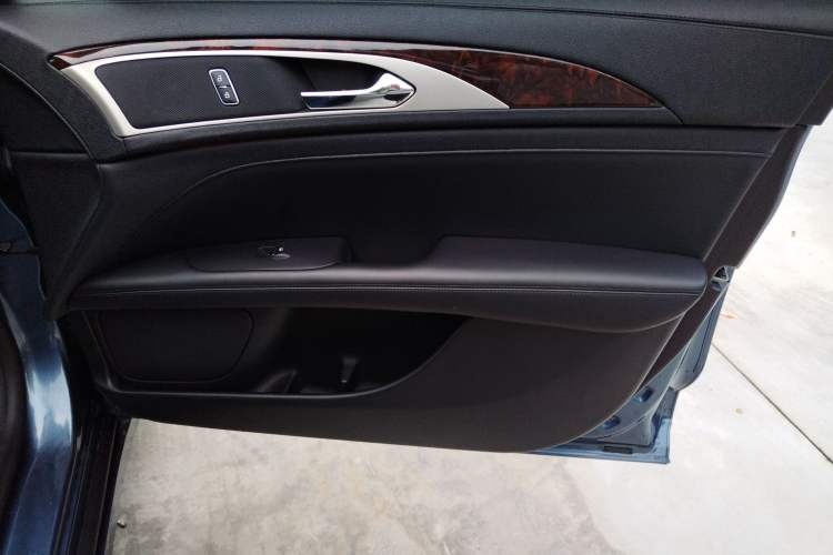 Used Lincoln MKZ 2019 2.0T Luxury Edition China VI Right Front Door Interior