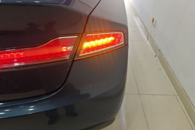 Used Lincoln MKZ 2019 2.0T Luxury Edition China VI Right Rear Taillight