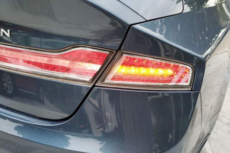 Used Lincoln MKZ 2019 2.0T Luxury Edition China VI Right Rear Taillight