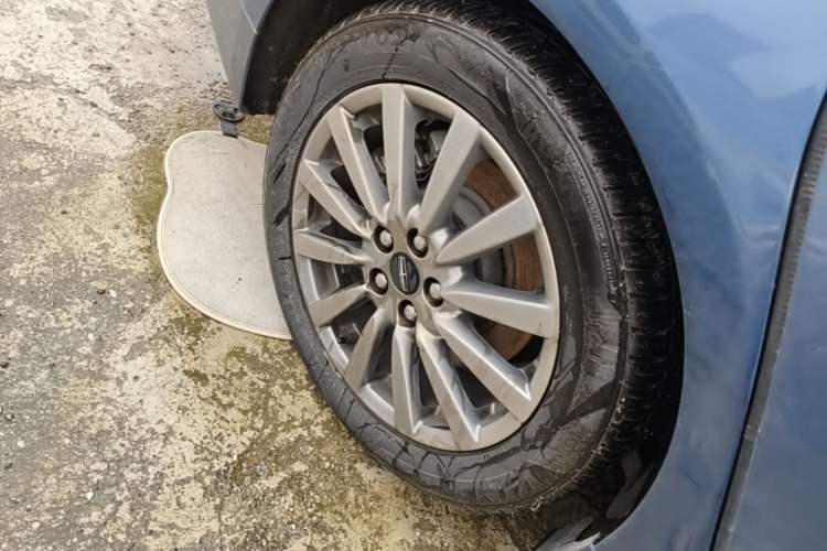 Used Lincoln MKZ 2019 2.0T Luxury Edition China VI Right Rear Wheel Hub