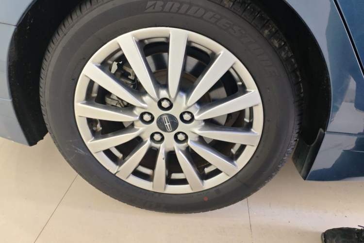 Used Lincoln MKZ 2019 2.0T Luxury Edition China VI Right Rear Wheel Hub