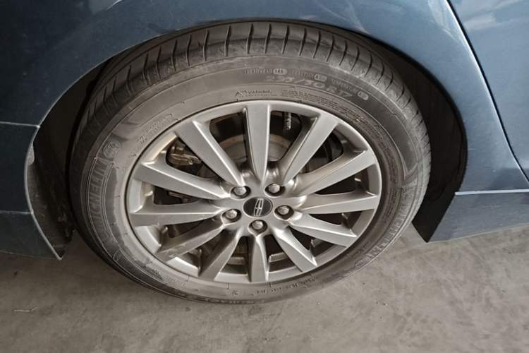 Used Lincoln MKZ 2019 2.0T Luxury Edition China VI Right Rear Wheel Hub