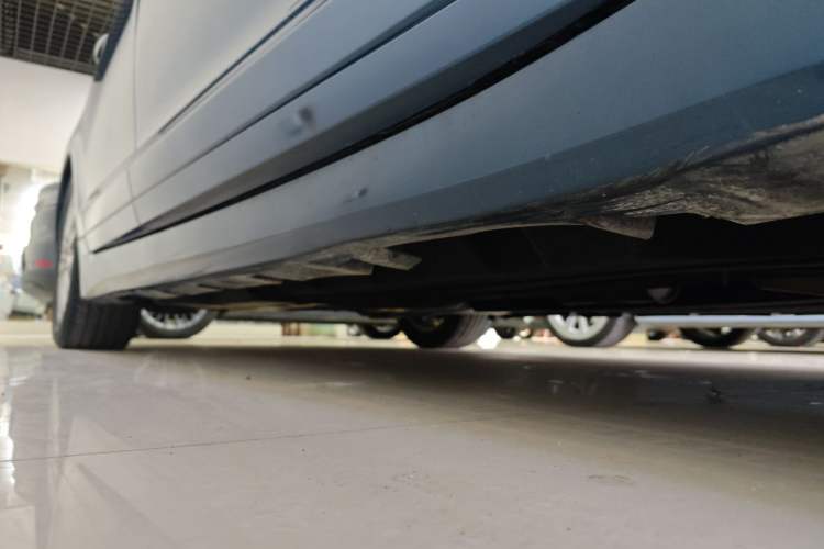Used Lincoln MKZ 2019 2.0T Luxury Edition China VI Right Side Sill