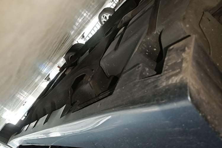 Used Lincoln MKZ 2019 2.0T Luxury Edition China VI Right Side Sill