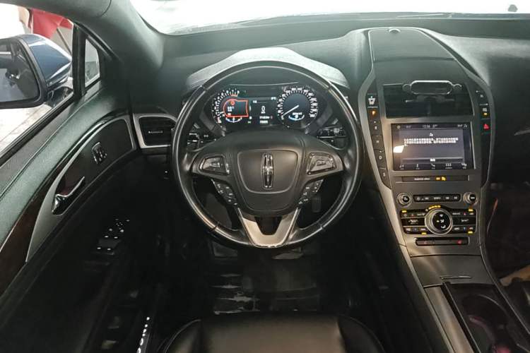 Used Lincoln MKZ 2019 2.0T Luxury Edition China VI Steering Wheel
