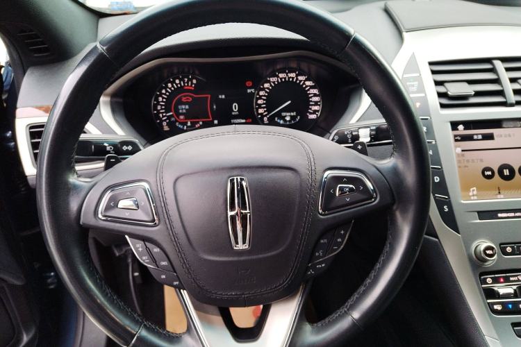 Used Lincoln MKZ 2019 2.0T Luxury Edition China VI Steering Wheel