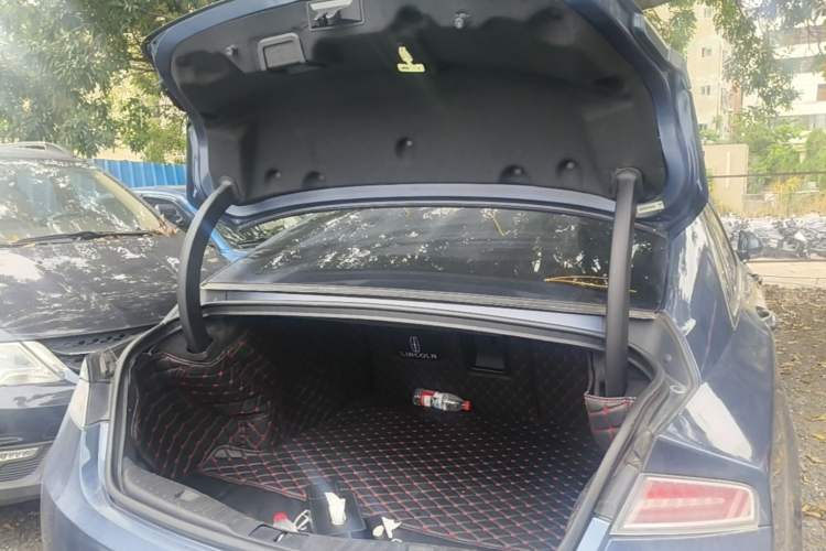 Used Lincoln MKZ 2019 2.0T Luxury Edition China VI Trunk