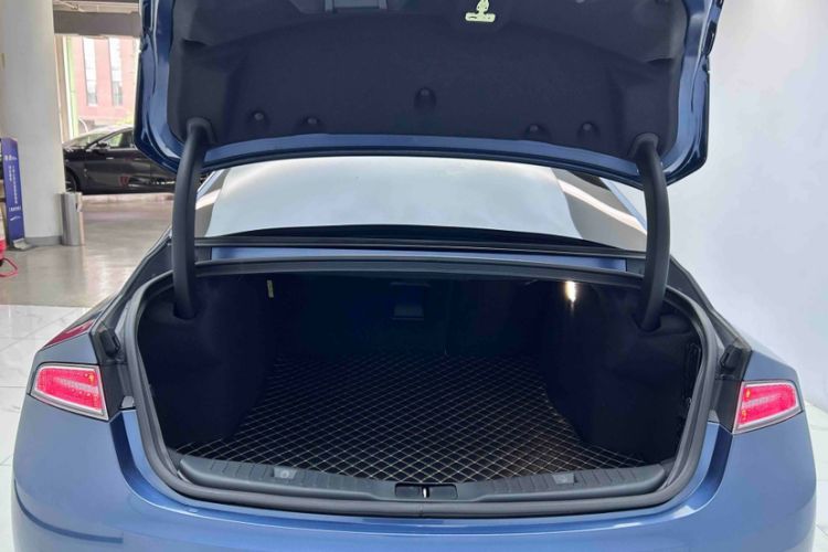 Used Lincoln MKZ 2019 2.0T Luxury Edition China VI Trunk