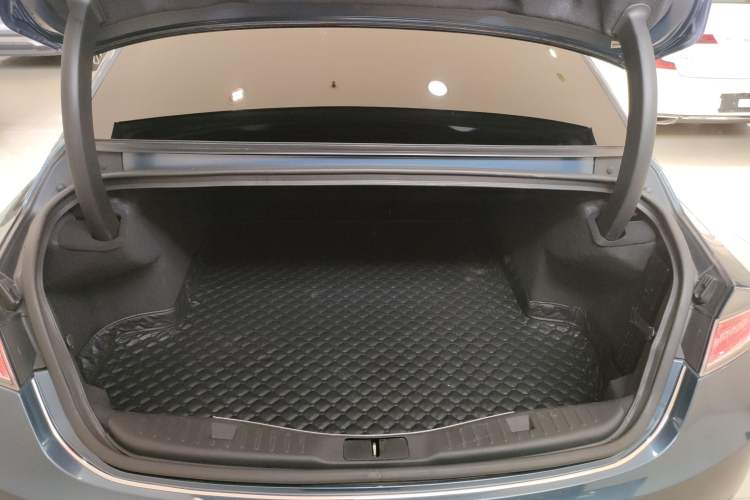 Used Lincoln MKZ 2019 2.0T Luxury Edition China VI Trunk