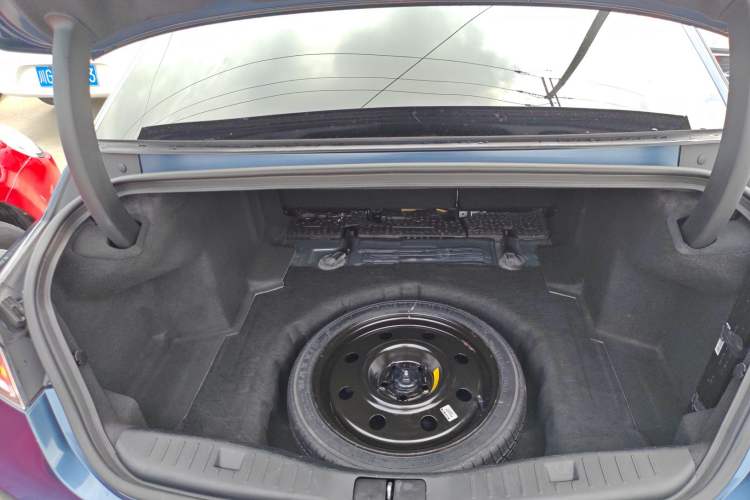Used Lincoln MKZ 2019 2.0T Luxury Edition China VI Trunk