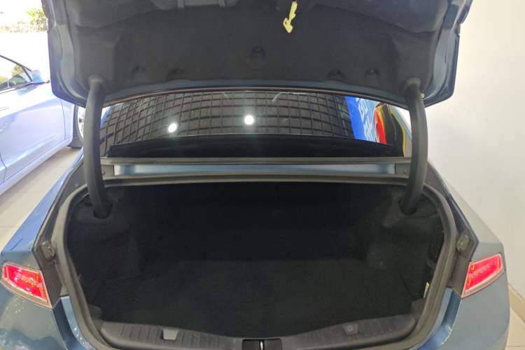 Used Lincoln MKZ 2019 2.0T Luxury Edition China VI Trunk