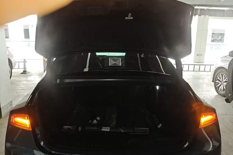 Used Lincoln MKZ 2019 2.0T Luxury Edition China VI Trunk