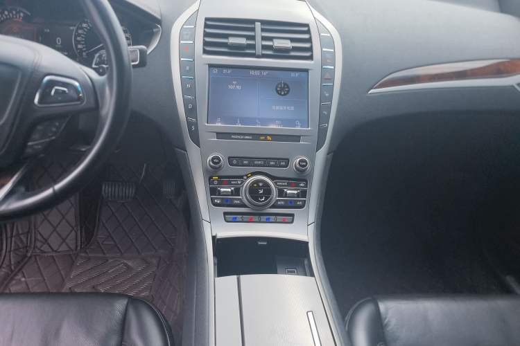 Used Lincoln MKZ 2019 2.0T Luxury Edition China VI Standard Audio And AC Panel