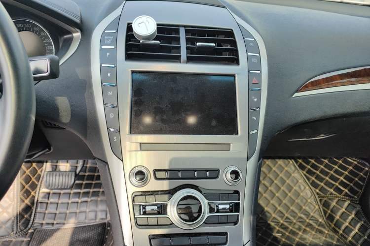 Used Lincoln MKZ 2019 2.0T Luxury Edition China V Standard Audio And AC Panel