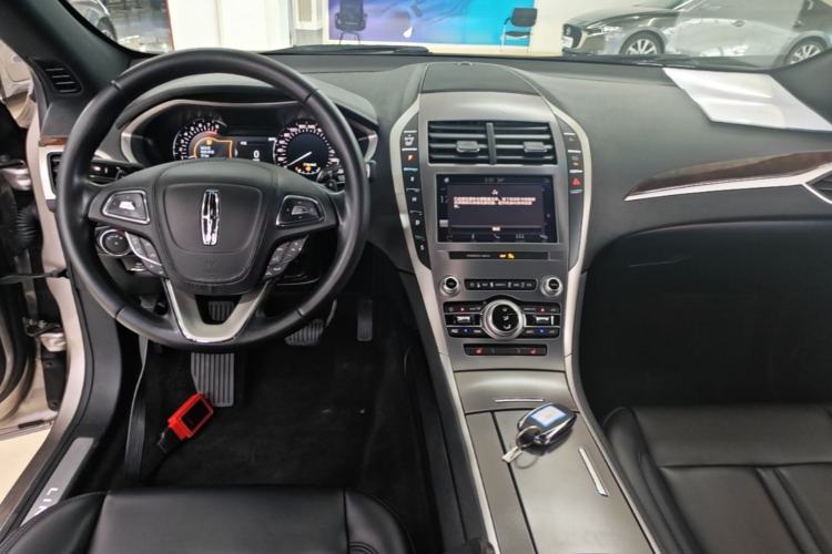 Used Lincoln MKZ 2019 2.0T Luxury Edition China VI Center Console