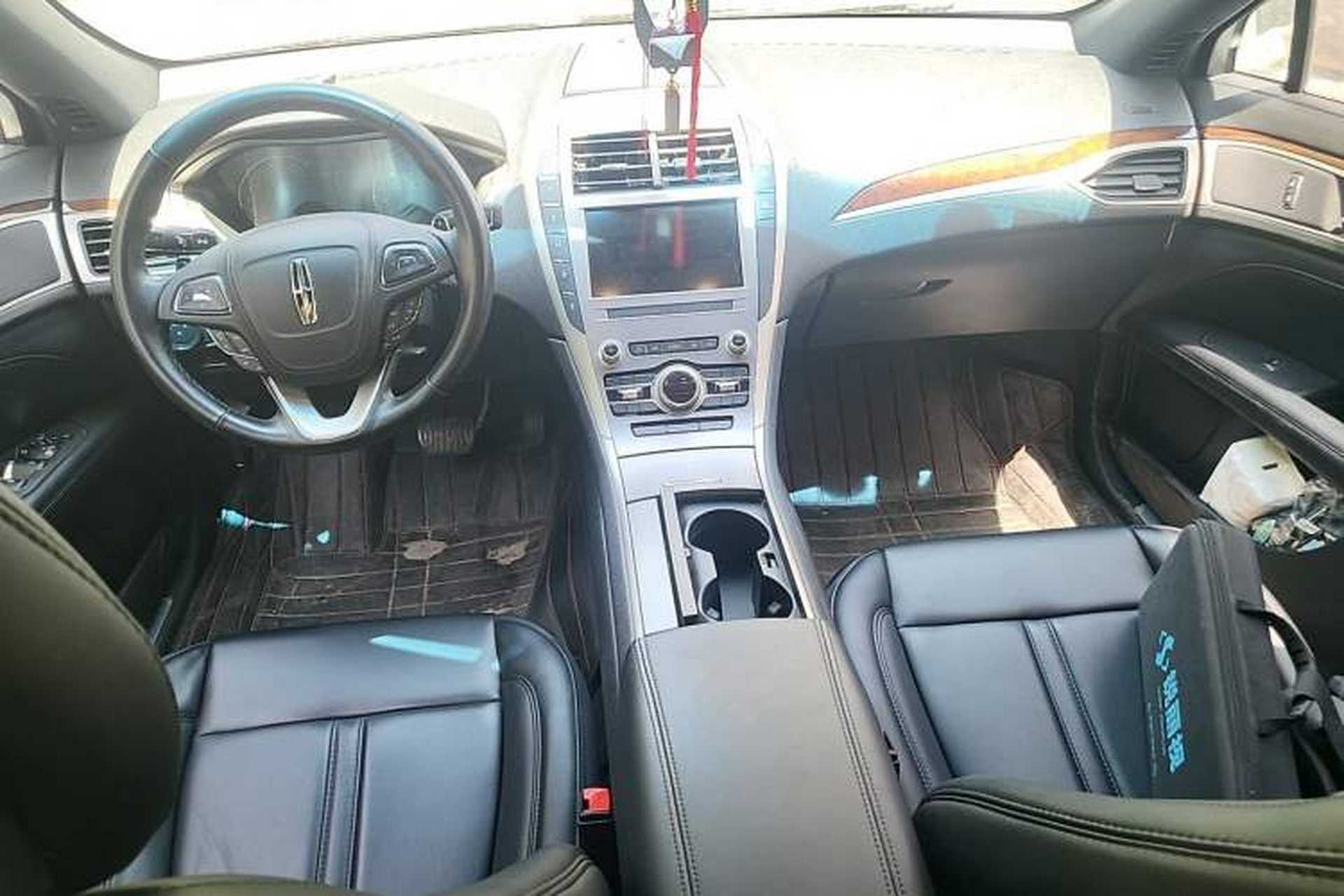 Used Lincoln MKZ 2019 2.0T Luxury Edition China VI Center Console