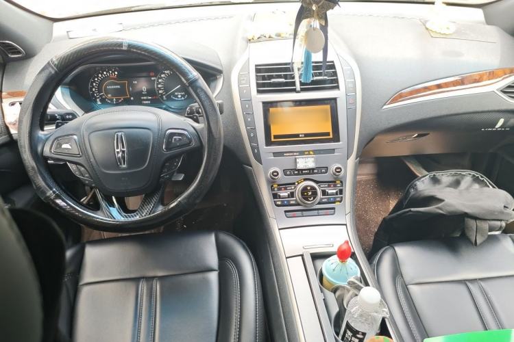 Used Lincoln MKZ 2019 2.0T Luxury Edition China VI Center Console