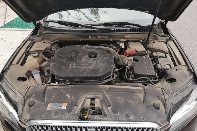 Used Lincoln MKZ 2019 2.0T Luxury Edition China VI Engine Bay