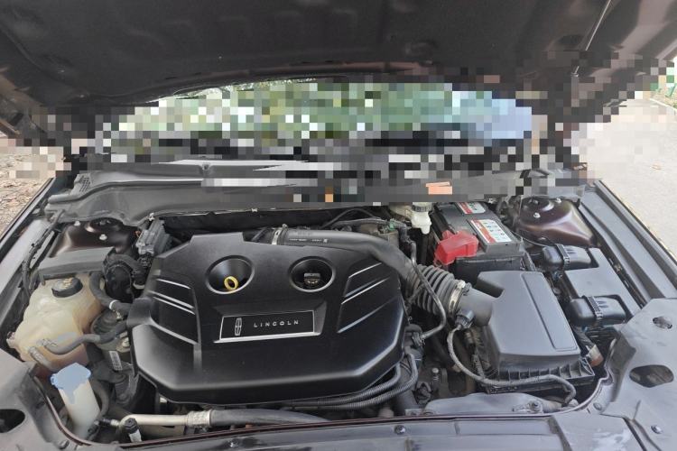 Used Lincoln MKZ 2019 2.0T Luxury Edition China VI Standard Engine Bay