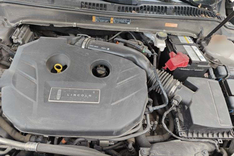 Used Lincoln MKZ 2019 2.0T Luxury Edition China VI Engine Bay