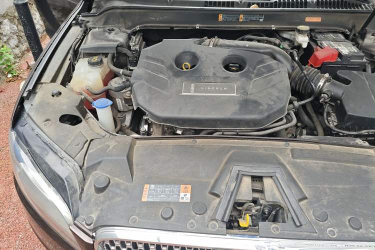 Used Lincoln MKZ 2019 2.0T Luxury Edition China VI Engine Bay Right