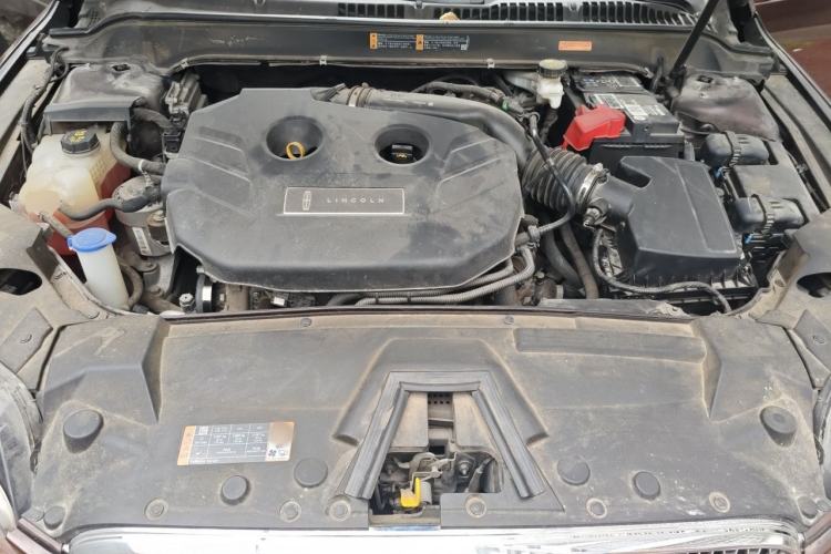 Used Lincoln MKZ 2019 2.0T Luxury Edition China VI Engine Bay