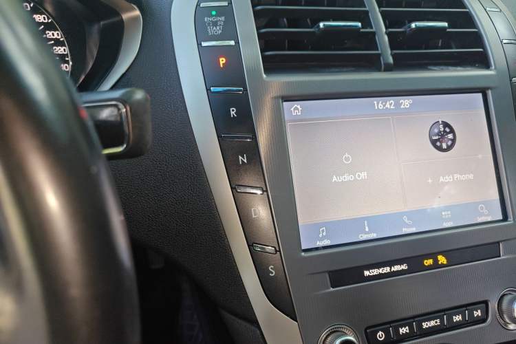 Used Lincoln MKZ 2019 2.0T Luxury Edition China VI Standard Gear Lever