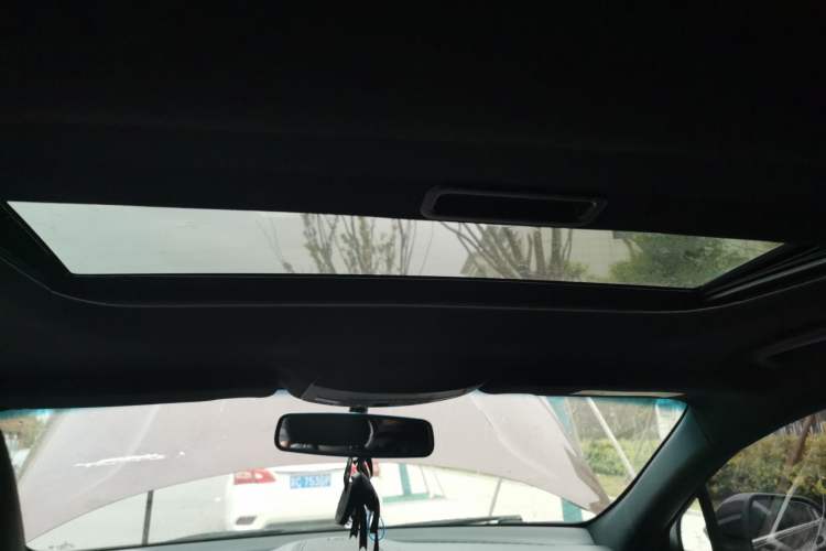 Used Lincoln MKZ 2019 2.0T Luxury Edition China VI Headliner