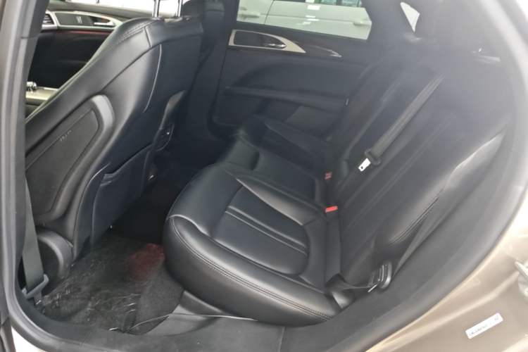 Used Lincoln MKZ 2019 2.0T Luxury Edition China VI Left Rear Seat