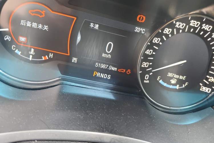 Used Lincoln MKZ 2019 2.0T Luxury Edition China VI Odometer Close Up
