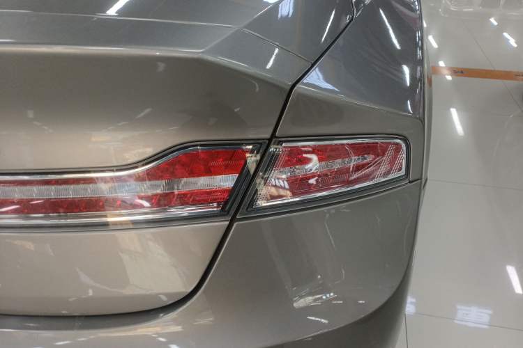 Used Lincoln MKZ 2019 2.0T Luxury Edition China VI Right Rear Taillight