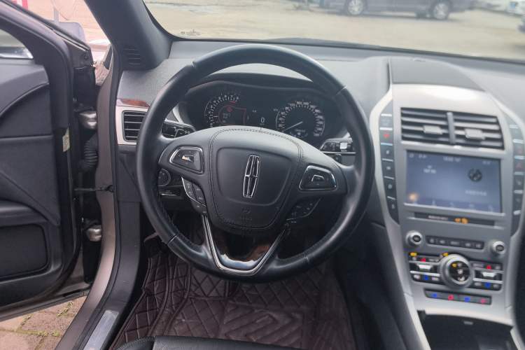 Used Lincoln MKZ 2019 2.0T Luxury Edition China VI Standard Steering Wheel