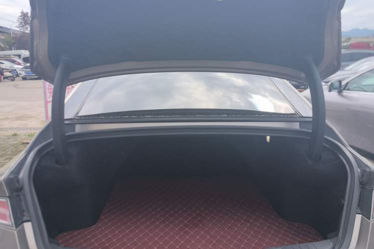 Used Lincoln MKZ 2019 2.0T Luxury Edition China VI Standard Trunk