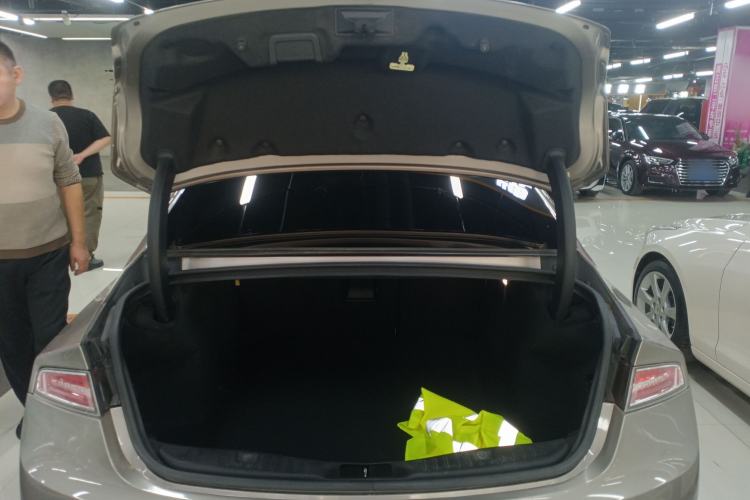 Used Lincoln MKZ 2019 2.0T Luxury Edition China VI Trunk