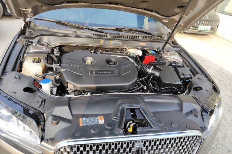 Used Lincoln MKZ 2019 2.0T Luxury Edition China VI Standard Engine Bay