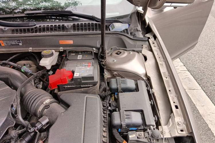 Used Lincoln MKZ 2019 2.0T Luxury Edition China VI Standard Engine Bay Left