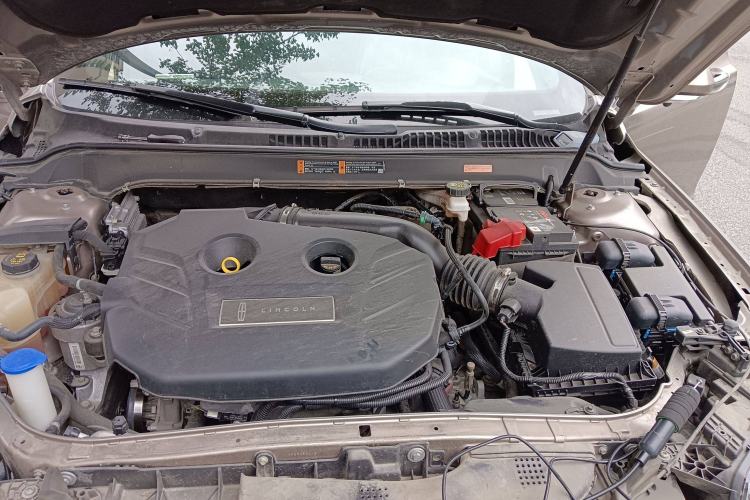 Used Lincoln MKZ 2019 2.0T Luxury Edition China VI Standard Engine Bay