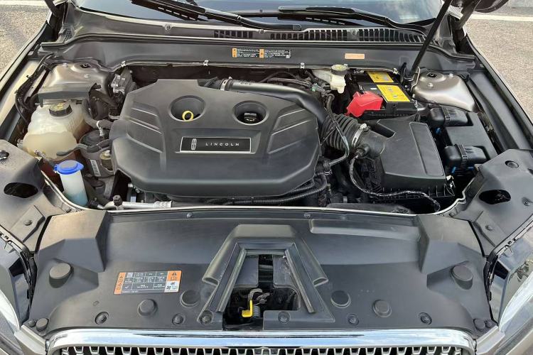 Used Lincoln MKZ 2019 2.0T Luxury Edition China VI Engine Bay